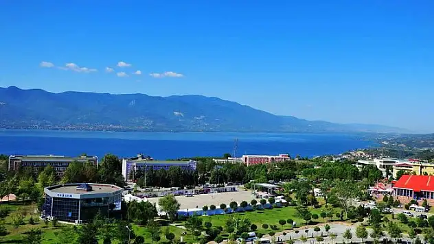 Sakarya Üniversitesi 25 öğretim üyesi alacak
