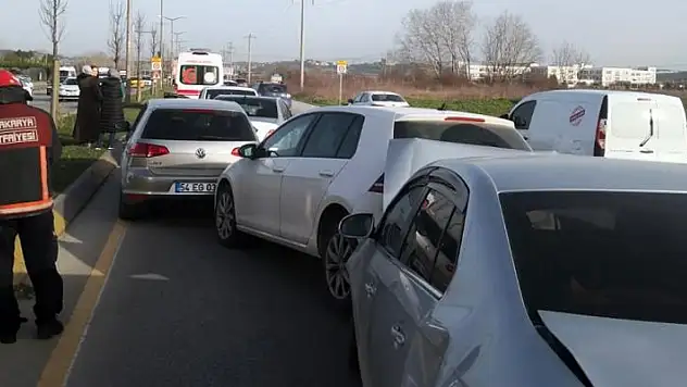 Sakarya'da 7 araçlı zincirleme kaza: 5 yaralı
