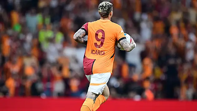 Şampiyon Galatasaray, sezonun açılış maçını geriden gelerek kazandı
