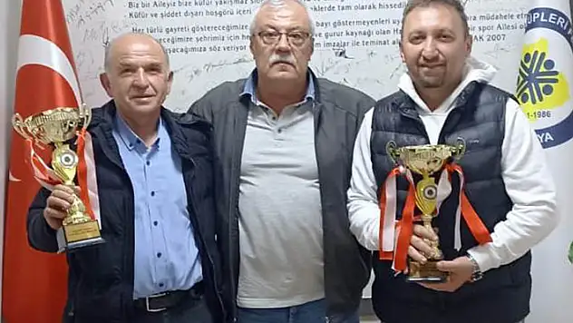 Şampiyonlar kupalarını aldı

