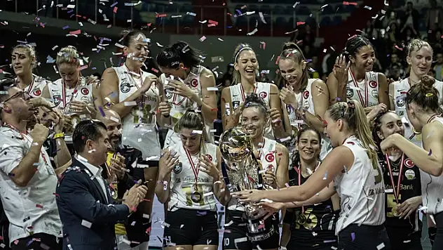 Şampiyonlar Kupası'nın sahibi VakıfBank
