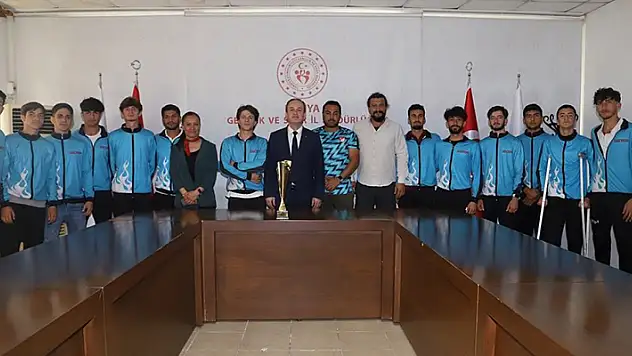 Şampiyonlardan İl Müdürü Şahin'e ziyaret!