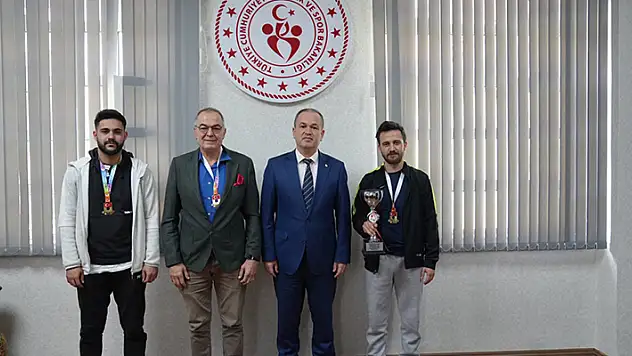 Şampiyonlardan Şahin'e ziyaret