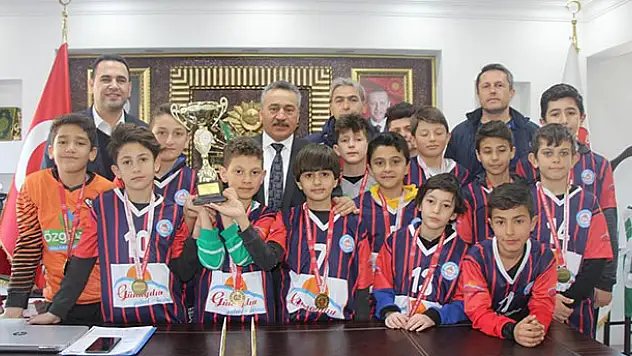 Şampiyonlardan ziyaret