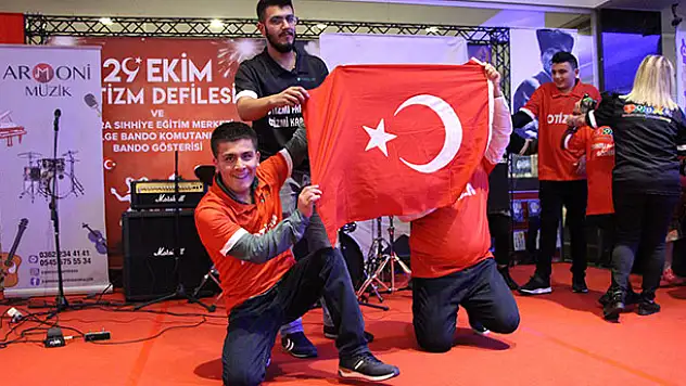 Samsun'da 29 Ekim Otizm Defilesi
