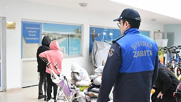 Samsun'da dilencinin üzerinden altınlar çıktı

