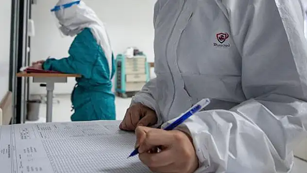Samsun'da eşinin yüzüne tükürerek kendisine virüs bulaştırmak istedi