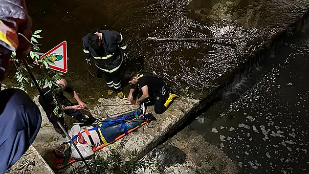 Samsun'da otomobil dereye uçtu 1 ölü, 1 ağır yaralı
