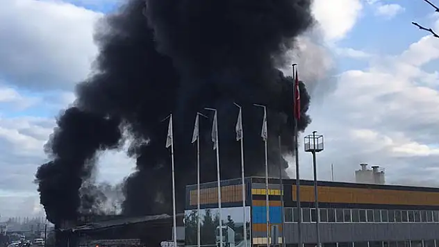 Samsun'da plastik fabrikasında çıkan yangın kontrol altına alındı