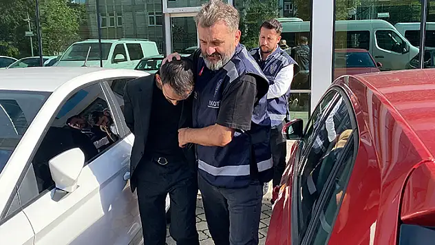 Samsun'da saç kurutma makinesi ile şarj aletine gizlenmiş uyuşturucu ele geçirildi avukat ile arkadaşı tutuklandı
