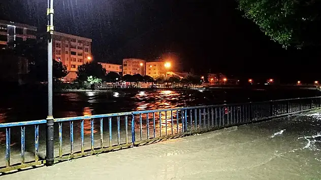 Samsun'da yağışlar nedeniyle Terme Çayı taştı
