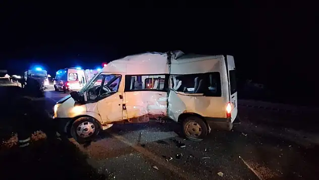 Samsun'da yolcu otobüsü minibüsle çarpıştı: 1 ölü
