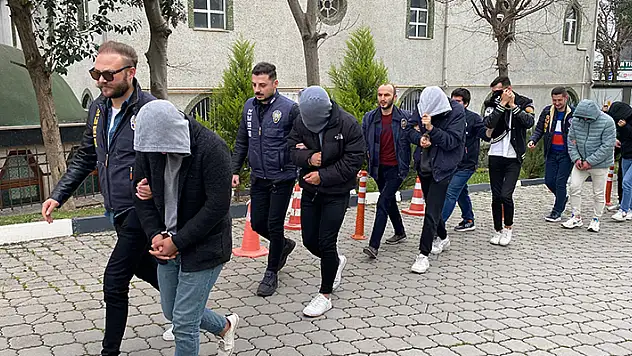 Samsun merkezli 4 ilde 'kripto para dolandırıcılığı' operasyonu 1'i asker 8 gözaltı
