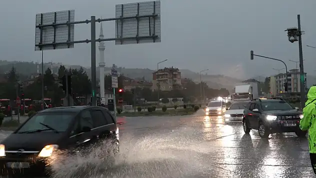 Samsun'un doğusu için kuvvetli yağış uyarısı
