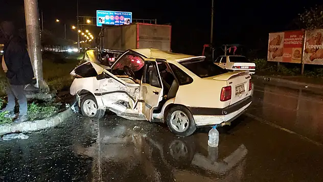 Samsun'da iki otomobilin çarpıştığı kazada 11 kişi yaralandı