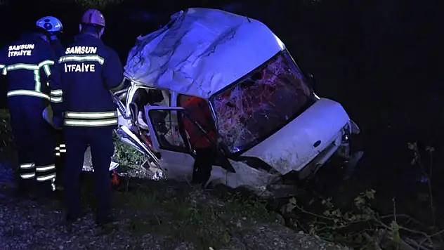 Samsun'da minibüs şarampole yuvarlandı: 1 ölü, 4 yaralı