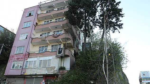 Samsun'daki heyelan bölgesinde ikinci heyelan: 5 katkı bina tedbir amaçlı tahliye edildi