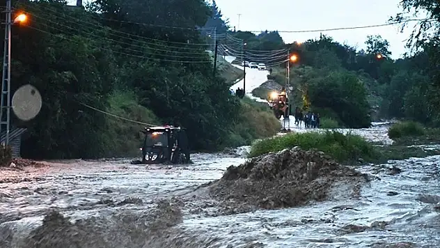 Samsun'un Vezirköprü ilçesinde sağanak sele neden oldu
