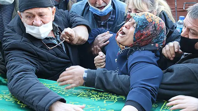 Samuray kılıcıyla katledilen genç mimarın cenazesinde gözyaşları sel oldu
