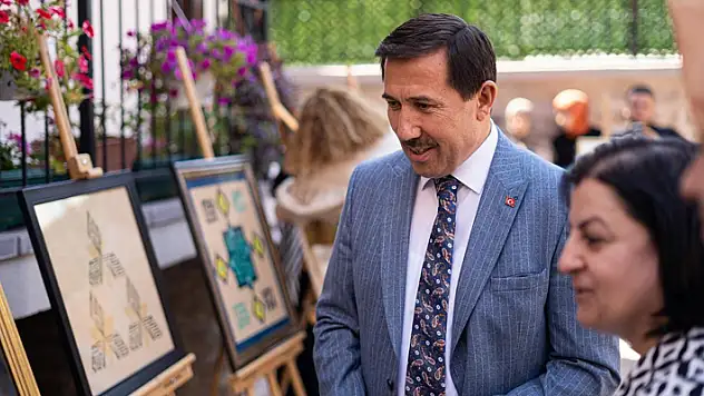 Sanat Merkezi'nde yaz dönemi kurslarının kapanışı ve sertifika programı gerçekleştirildi