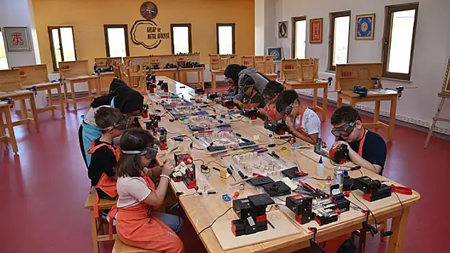 Sanat Tasarım Atölyesi Yaz Kursları devam ediyor
