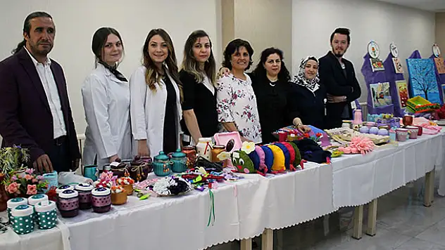 Sanat, tedavi sürecine eşlik etti, ürünler Meram Tıp'ta sergilendi