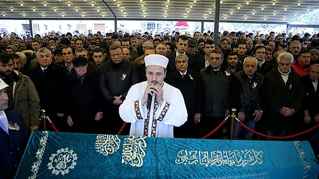 Sanatçı Erdal Tosun son yolculuğuna uğurlandı