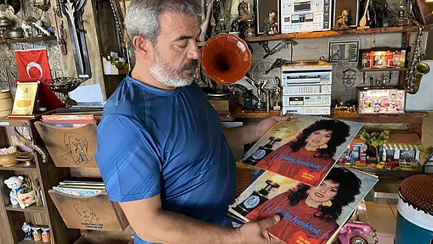 Sanatçı Gülden Karaböcek'in Konya'da şarkı söylediği çorbacıdan açıklama
