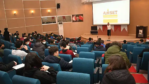 Sanayi çalışanlarına iş sağlığı ve güvenliği, tiyatro yoluyla anlatılıyor
