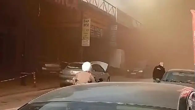 Sanayi sitesindeki yangında 4 iş yeri zarar gördü
