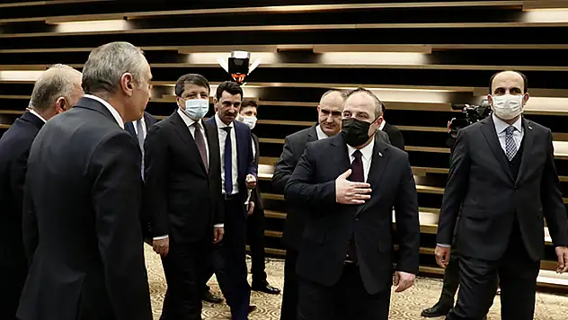 Sanayi ve Teknoloji Bakanı Varank, Konya'da Türkiye-Tacikistan İş Forumu'na katıldı
