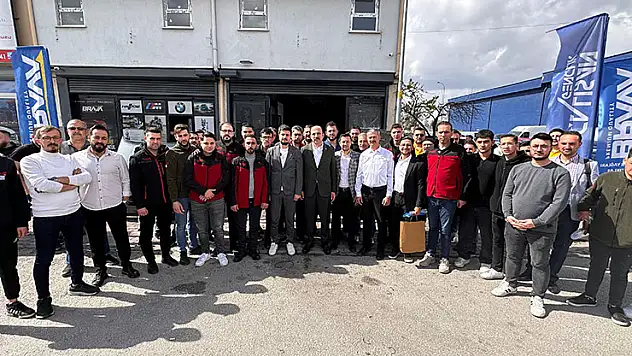 Sanayide gençlerle buluşan Başkan Altay: 'Üreten insan her zaman kıymetli'