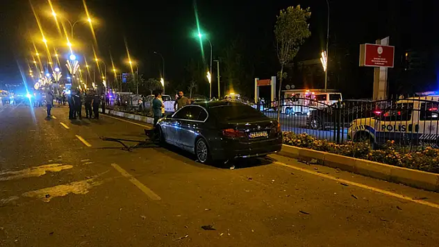 Şanlıurfa'da 4 otomobil zincirleme kazaya karıştı: 8 yaralı
