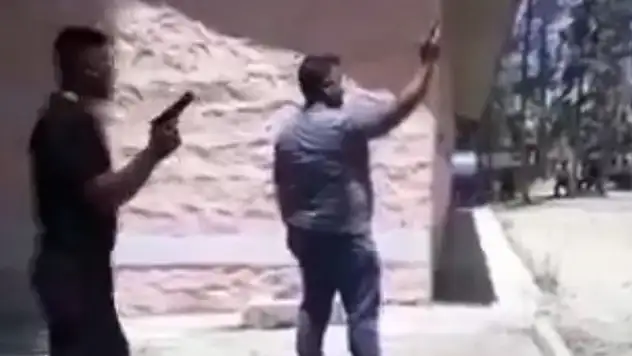 Şanlıurfa'da okul bahçesinde rastgele havaya ateş açtılar o anlar kamerada