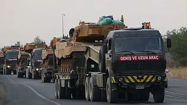 Şanlıurfa'da Suriye sınırına askeri sevkiyat