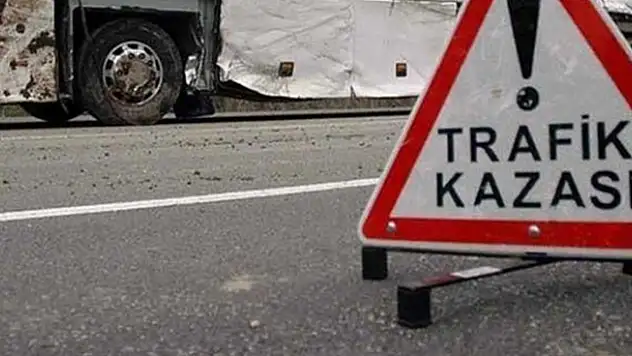 Şanlıurfa'da tarım işçilerini taşıyan minibüs devrildi: 20 yaralı