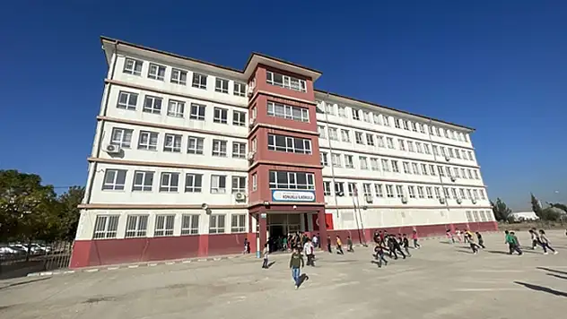 Şanlıurfa'da velilerin saldırısına uğrayan 3 öğretmen yaralandı
