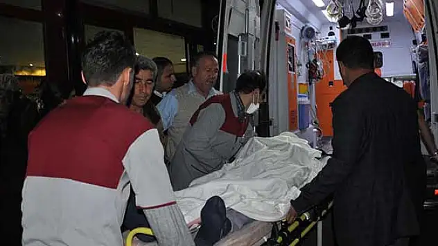Şanlıurfa iki otomobil çarpıştı: 1 ölü, 11 yaralı