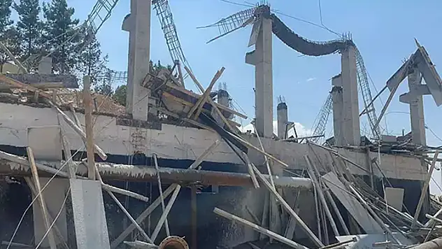 Şanlıurfa'da inşaatın tablası çöktü! Yaralı işçiler var
