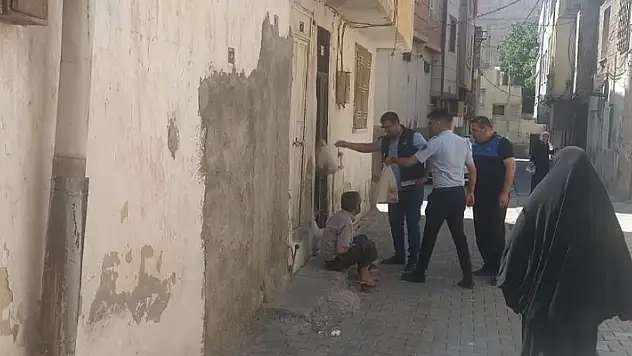 Şanlıurfa'da kesim yerinde unutulan kurban eti ihtiyaç sahiplerine dağıtıldı
