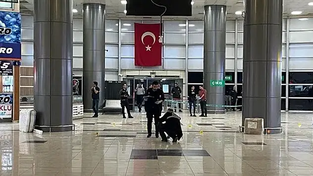 Şanlıurfa'da otogarda silahlı kavga: 1 ölü, 1'i polis 10 yaralı
