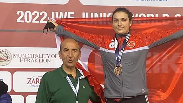 Sara Yenigün, Dünya üçüncüsü oldu 