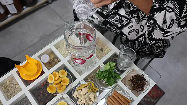 Saray şerbetleri yaz hararetini alıyor