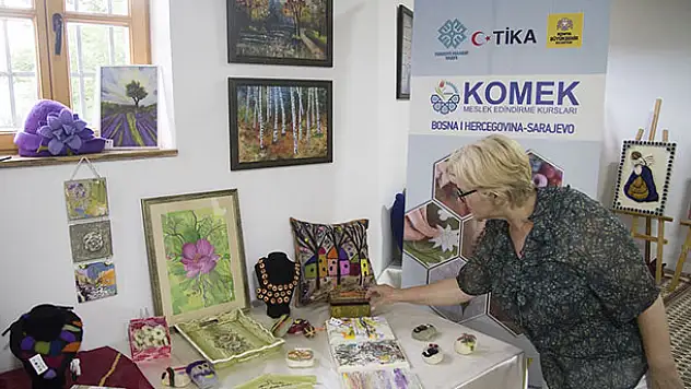 Saraybosna'da KOMEK sergisi açıldı