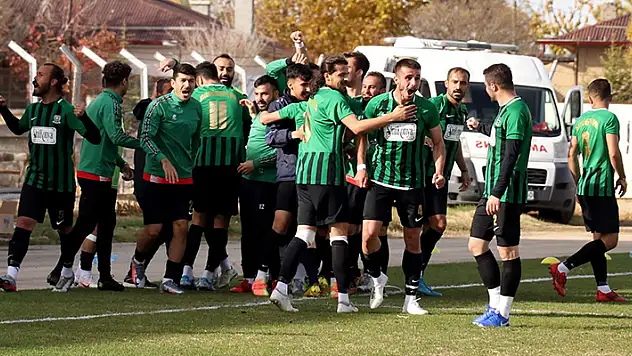 Sarayönü Belediye zirveyi korudu 