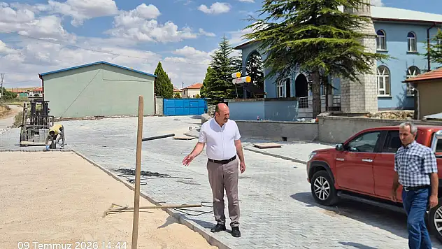 Sarayönü'nde yol yapım çalışmaları sürüyor