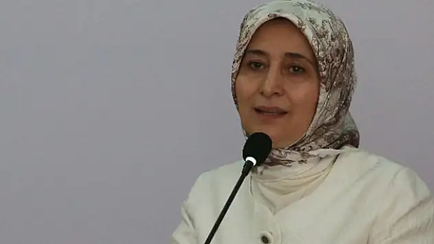 Sare Davutoğlu'na toplantıda bir telefon geldi ve...