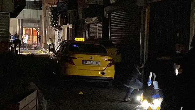 Sarıyer'de gece kulübünde silahlı çatışma: 2'si polis 5 yaralı
