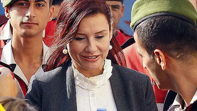 Şarkıcı Deniz Seki kapalı cezaevinde kalacak