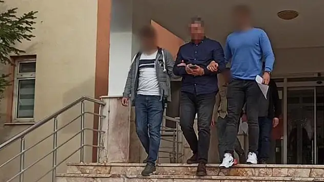 Sarrafları sahte altınla dolandıran şüpheli Konya'da son girdiği dükkanda yakalandı
